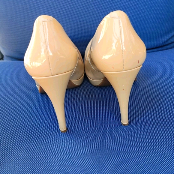 Heels - Picture 3 of 7